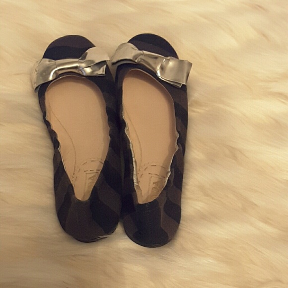 Prada black and gray stripes with silver bow - Picture 5 of 8